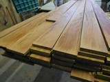 Produkcja desek tarasowych i elewacji drewnianej na warsztacie.